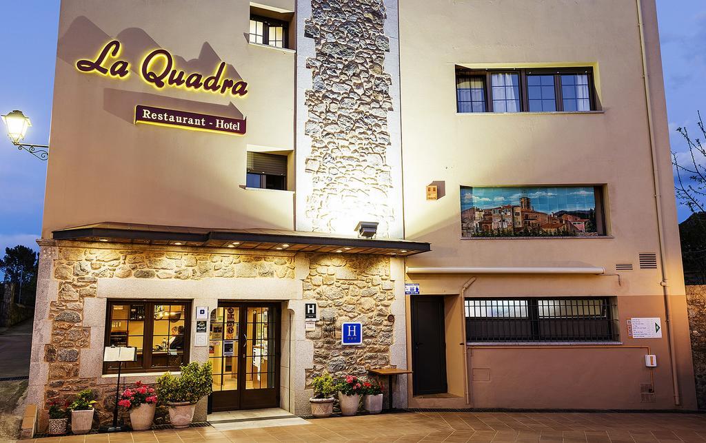 Hotel-Restaurante La Quadra Maçanet de Cabrenys المظهر الخارجي الصورة